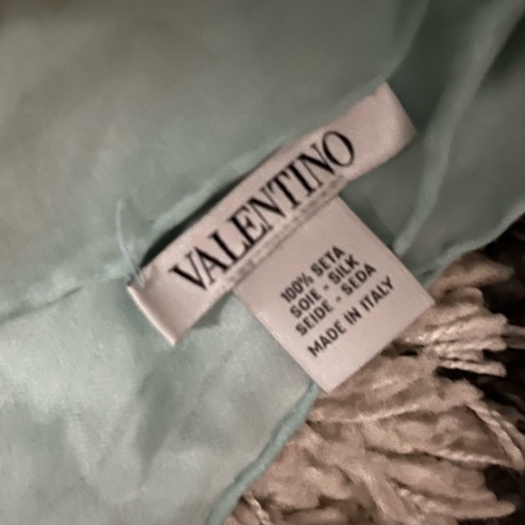 VINTAGE VALENTINO SILK SCARF…CHEETAH PRINT AND A BEAUTIFUL SEA GREEN… - Picture 6 of 7